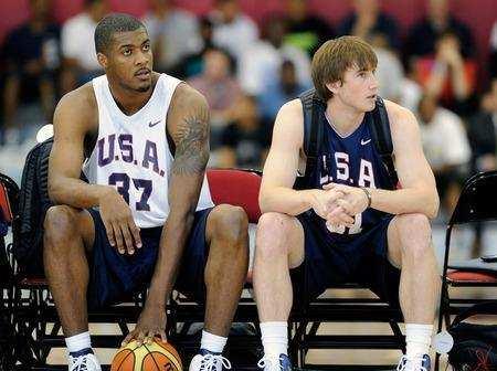从NBA首位黑人球员登场看现状细数现役5大白人球员
