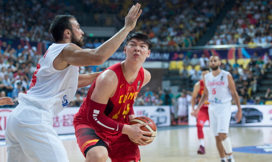 王哲林职业生涯低谷期_王哲林为什么不去nba_王哲林NBA选秀