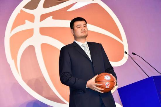 疫情下CBA召开总经理会议高管集体降薪姚明无薪可降