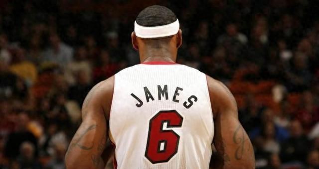 03 届 NBA 半数球队争抢詹姆斯高中时期便已名声大噪
