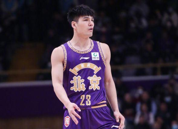 CBA广东队vs北控比赛看点_周琦邹雨宸对位分析_CBA广东对北控