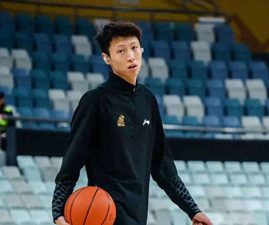  广厦队 赵岩昊 顶薪合同 _cba赵岩昊_赵岩昊 伤病影响 