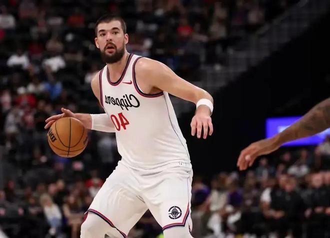 哈登快船队表现分析_2017nba快船对爵士_NBA快船队对阵爵士队比赛回顾