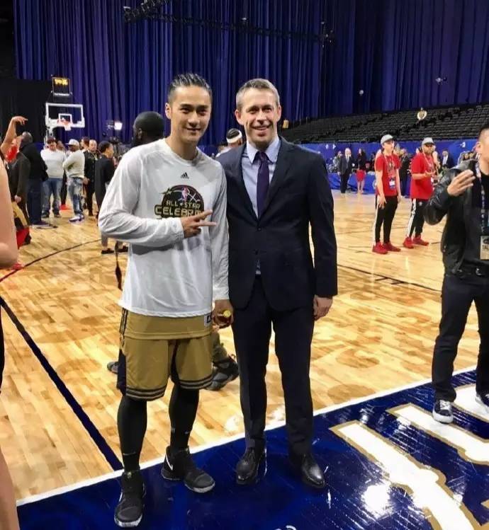 吴亦凡nba名人赛直播_吴亦凡NBA全明星赛关注度_NBA全明星名人赛中国德比