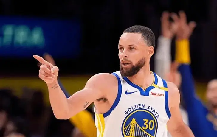 斯蒂芬·库里两场89分_nba斯蒂芬库里视频_库里刷新NBA记录