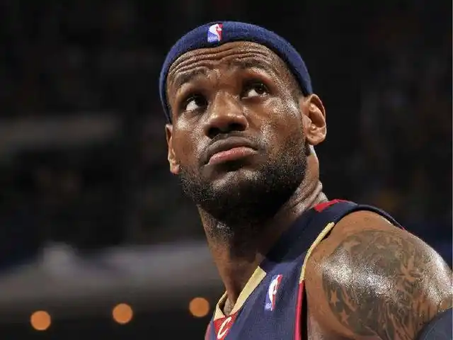 勒布朗·詹姆斯NBA最伟大时刻_2007nba_詹姆斯最年轻三万分先生记录
