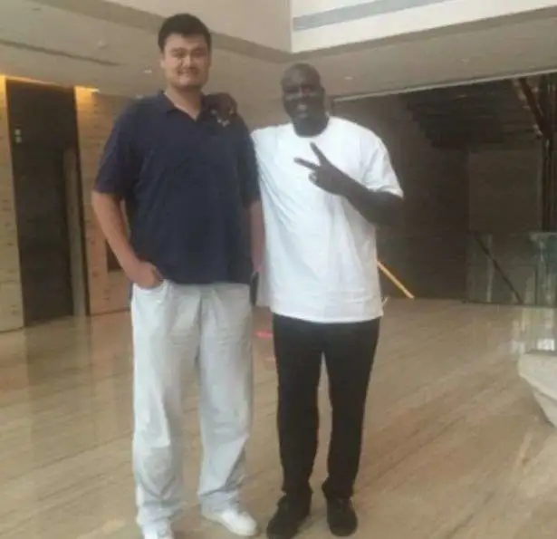  普通人与NBA球星身体差距 _NBA球员身体天赋对比 _nba球员与正常人
