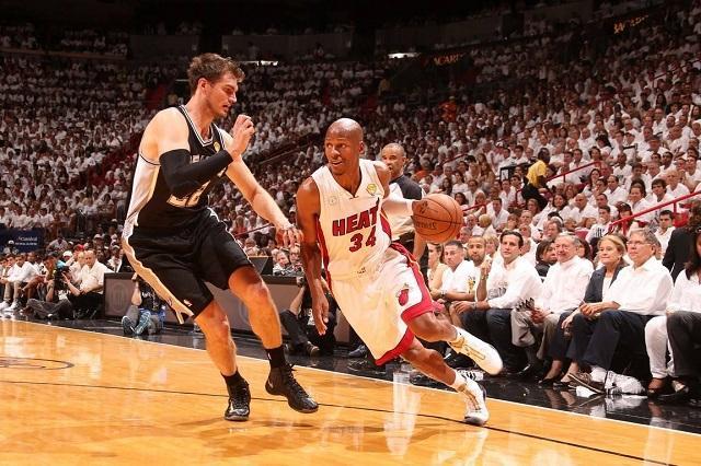NBA中谁的三分最准? 雷阿伦一项纪录谁也打不破, 包括库里!