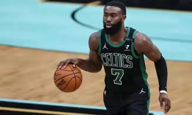 NBA新赛季小前锋排名_nba小前锋排名现役_勒布朗詹姆斯湖人队表现