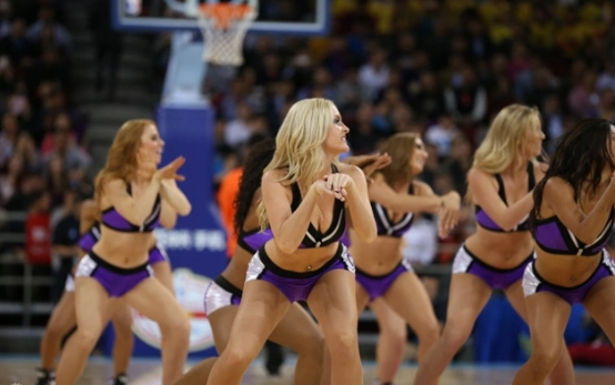 NBA拉拉队员收入_NBA拉拉队历史_nba湖人啦啦队