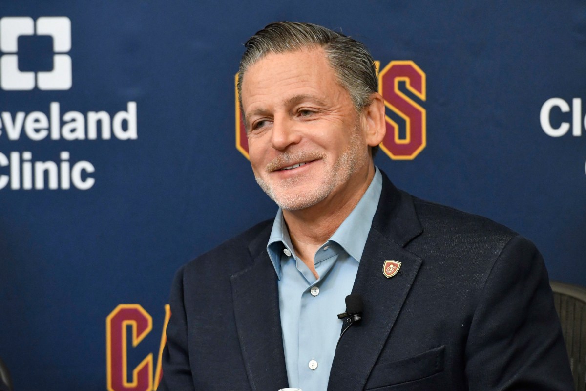 NBA球队老板商业策略分析_2025年NBA球队老板财富排行_nba老板排名