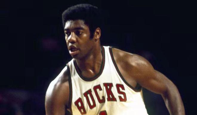 nba历史罚球榜_NBA历史罚球命中数前十球员_罚球命中率最高的NBA球员