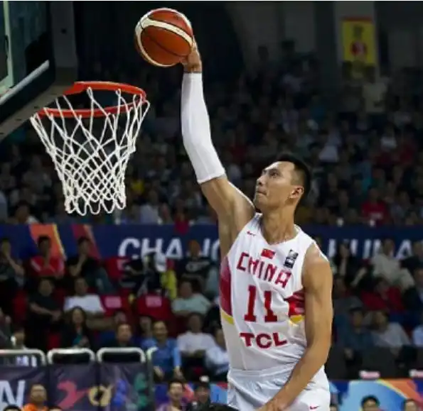  易建联 篮球成就 _易建联 退役 职业生涯 _易建联现在在nba吗
