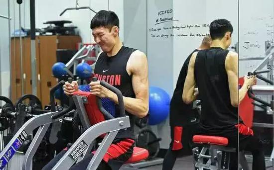 周琦新疆队续约详情_周琦NBA经历回顾_NBA周琦年薪