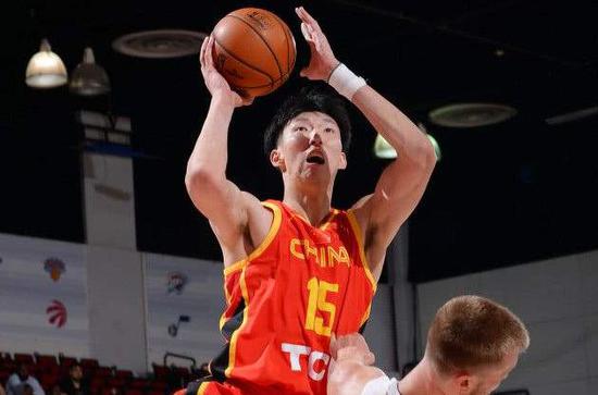 周琦NBA经历回顾_周琦新疆队续约详情_NBA周琦年薪