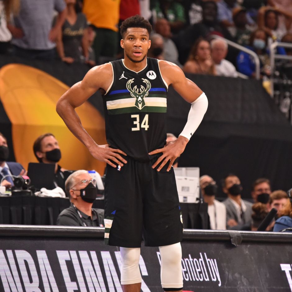 安特托昆博家族篮球成就_nba字母哥全名_NBA字母哥三兄弟