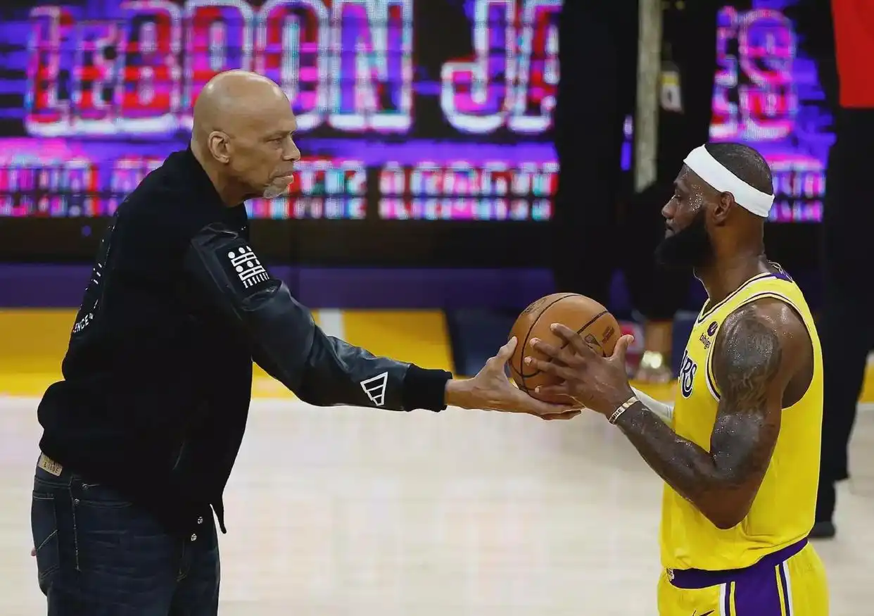 nba历史季后赛得分榜_NBA最佳一阵13次_詹姆斯历史得分王