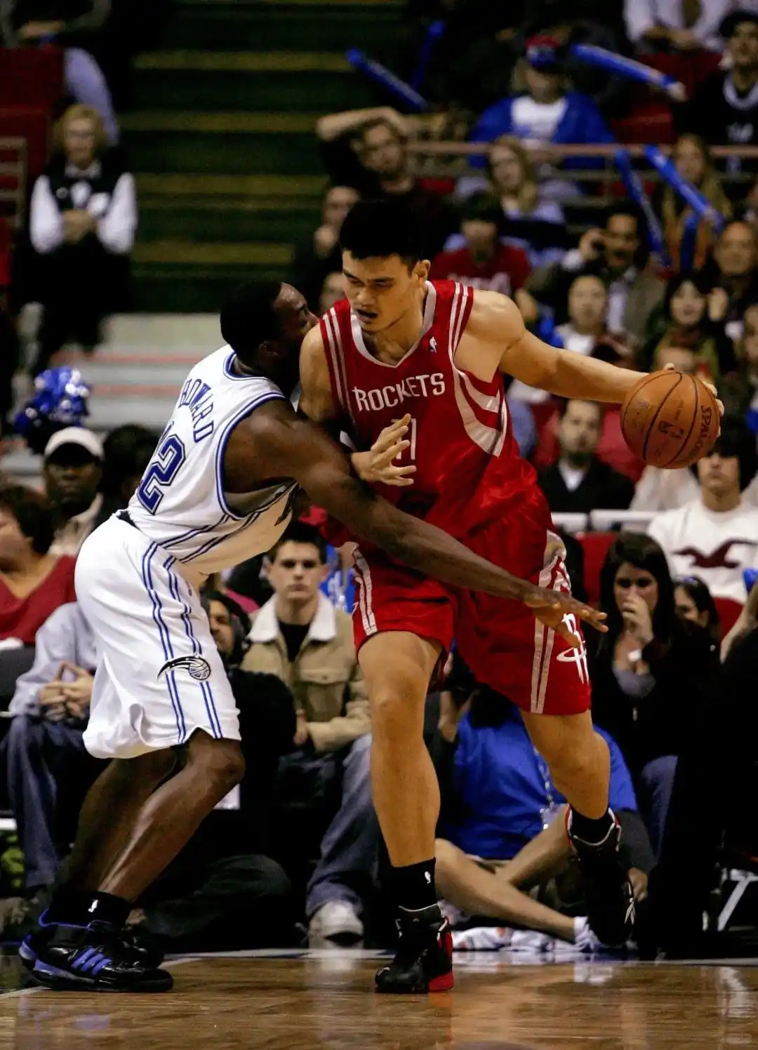 NBA历史中锋排名_nba著名的中锋_姚明NBA历史地位