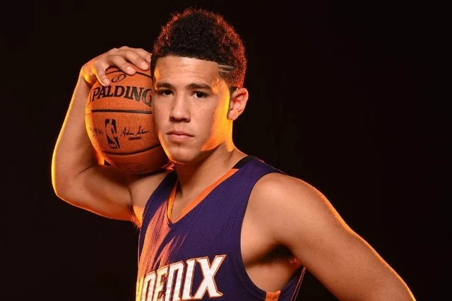 盘点NBA现役十大美男子布克、韦德、尼克杨谁更具魅力
