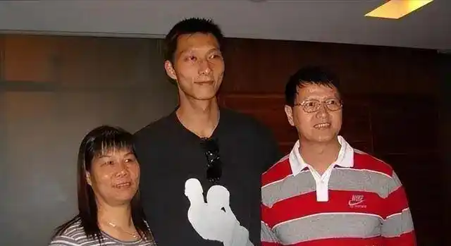 易建联现在在nba吗_易建联儿子美国国籍_易建联退休生活