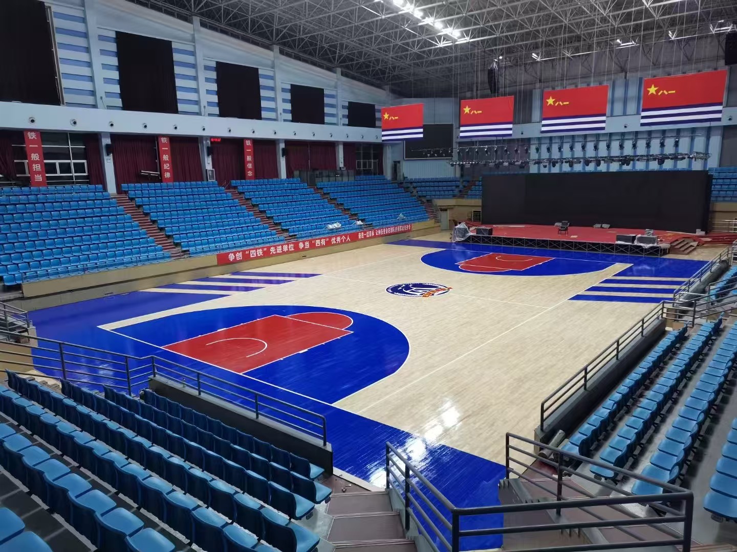 篮球场三分线尺寸_nba三分线和_NBA三分线历史演变