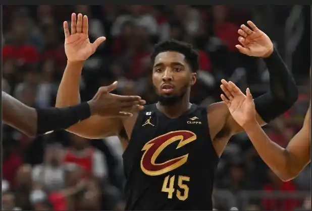 NBA得分后卫盘点_nba现役10大控卫_得分后卫排名