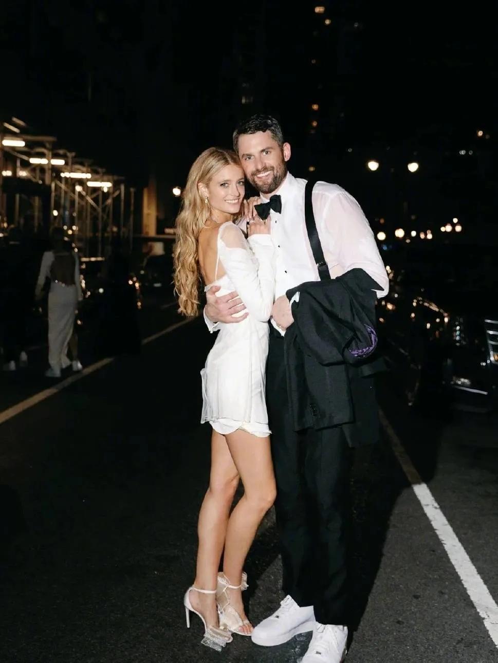 NBA球星妻子颜值排行_NBA球员的白人老婆_NBA球星妻子盘点