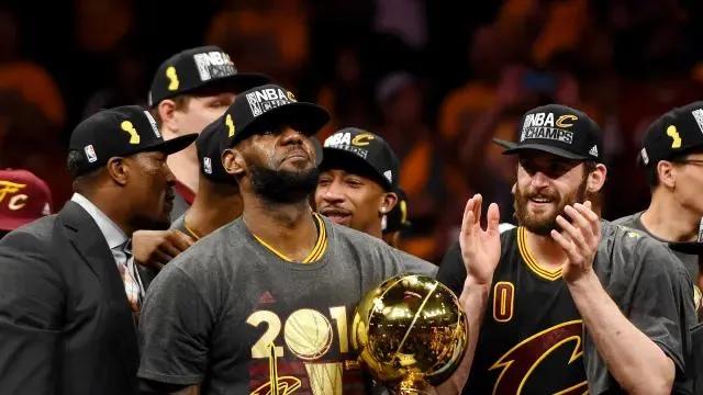 勒布朗詹姆斯职业生涯总收入_nba年薪最高的是谁_勒布朗詹姆斯NBA年薪历史