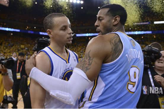 詹姆斯夺冠泪目_nba感人瞬间_NBA球员感人瞬间
