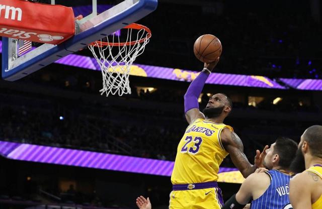 nba最厉害状元_NBA现役最强状元_詹姆斯巅峰表现