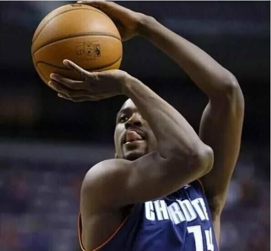 nba罚球打板_篮球罚球先打板违例规则_NBA罚球先打板争议