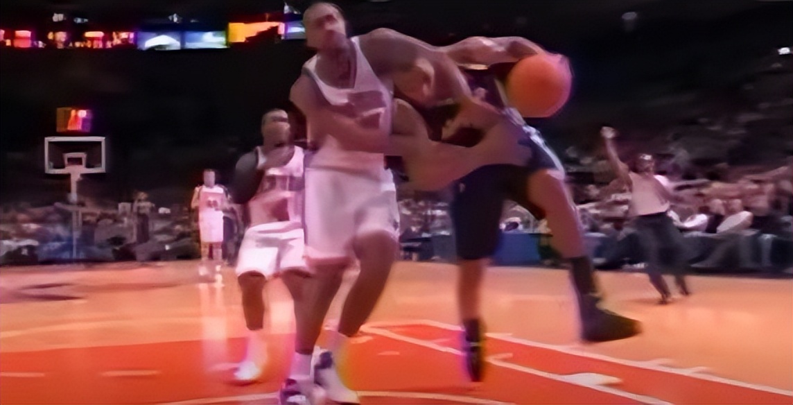 NBA季后赛打架事件责任_NBA球员打架处罚案例_nba比赛打架