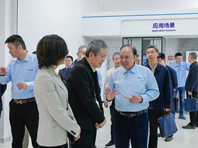 推动高质量发展 中国工程院院士专家团队莅临三环集团参观调研