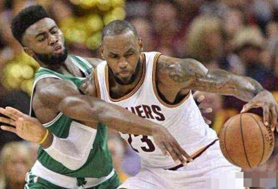 曾扣碎篮板的5位NBA球员易建联上榜第四位块头超可怕