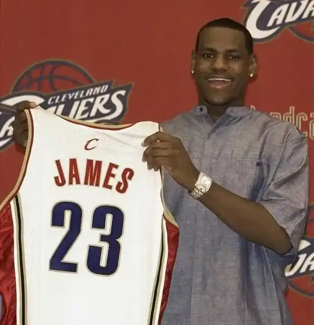 NBA选秀状元历史_勒布朗-詹姆斯选秀经历_nba选秀冠军