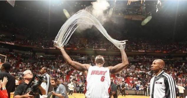 NBA搞笑照片排行_NBA球星恶搞图_nba搞笑头像