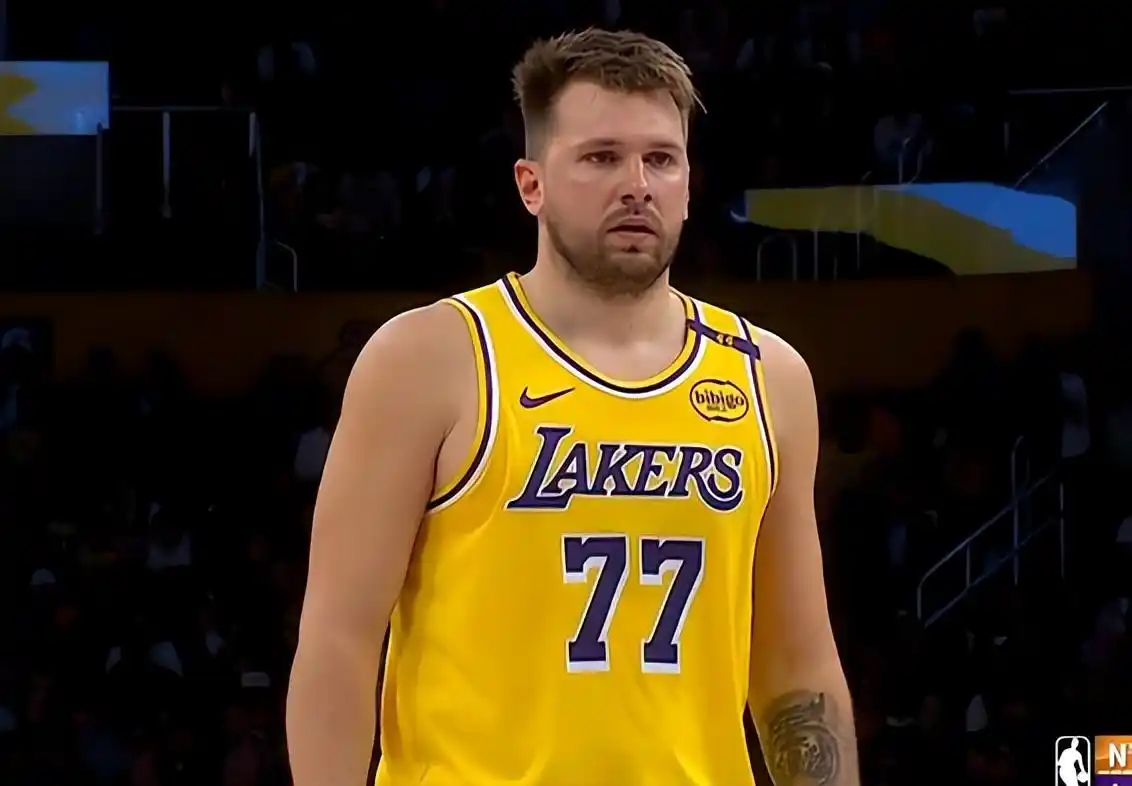 nba尼克斯对湖人_湖人尼克斯比赛数据统计_NBA湖人尼克斯比赛回顾