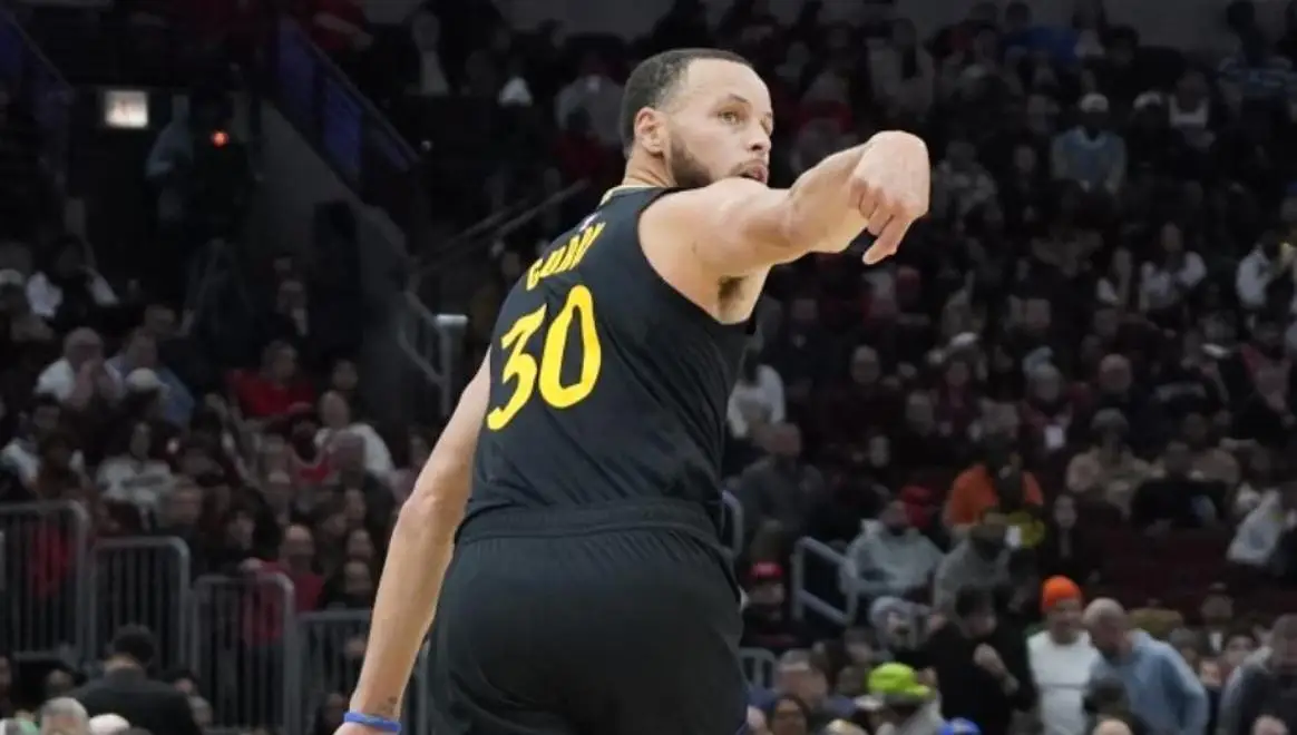 nba单节最高得分_库里单节得分爆表比赛回顾_库里单节得分历史第一