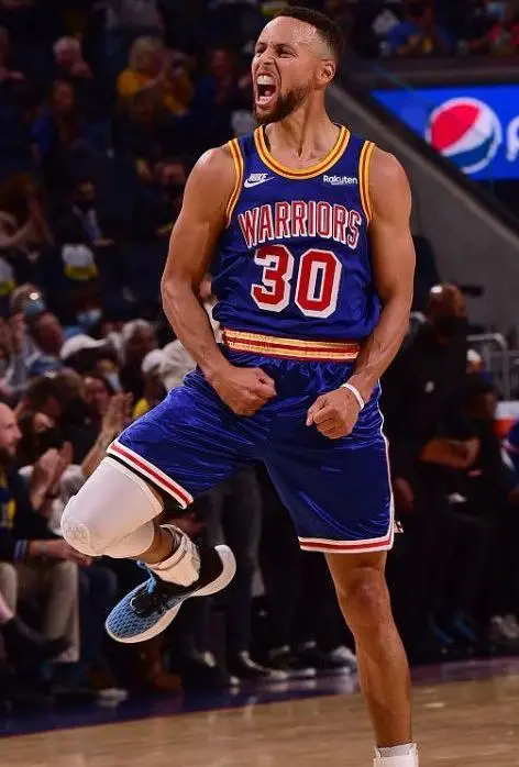 nba单节最高得分_库里单节得分历史第一_库里单节得分爆表比赛回顾