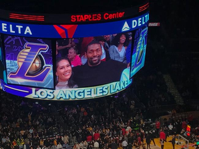 詹姆斯湖人复出时间_隆多湖人复出情况_95nba