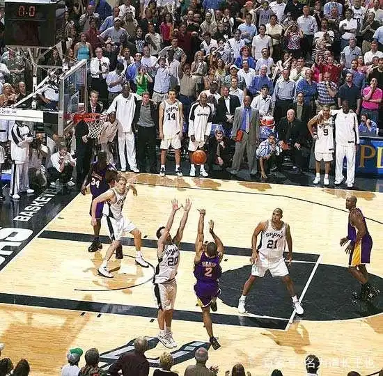 nba赛季十大绝杀_篮球绝杀时刻_NBA经典绝杀瞬间