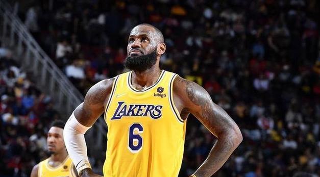 比尔拉塞尔指环王_nba联盟第一人_NBA联盟第一人