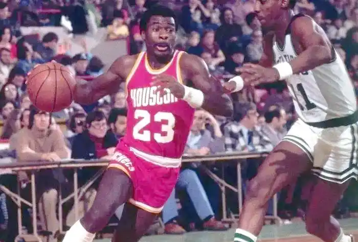 篮球场上的逆袭 矮小球员卡尔文·墨菲在NBA的辉煌成就
