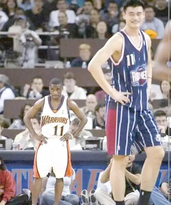 矮小球员NBA成就_nba小个子扣篮冠军_NBA最矮球员扣篮传奇