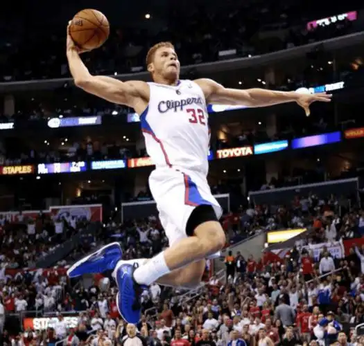 NBA扣篮大赛小个子球员传奇_nba小个子扣篮冠军_NBA小个子扣将扣篮技巧