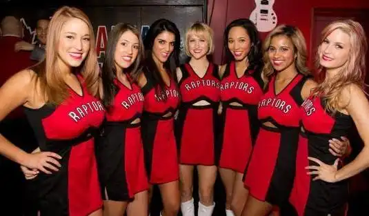NBA啦啦队表演_nba拉拉队表演_雄鹿啦啦队发展