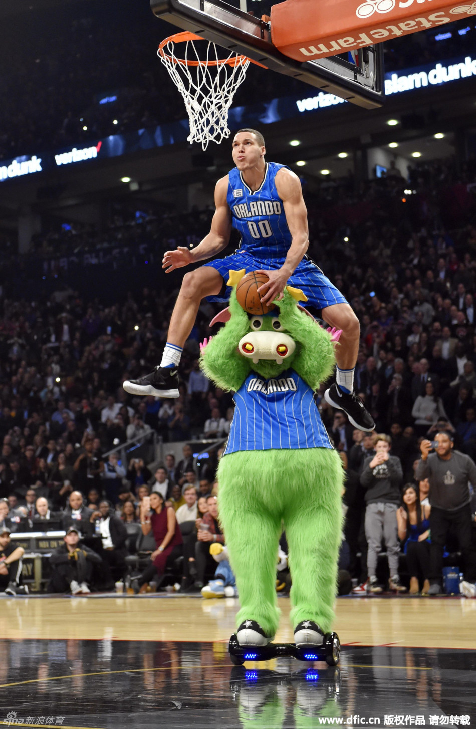  扎克-拉文阿隆-戈登对决_nba2014扣篮大赛_NBA扣篮大赛2016精彩瞬间
