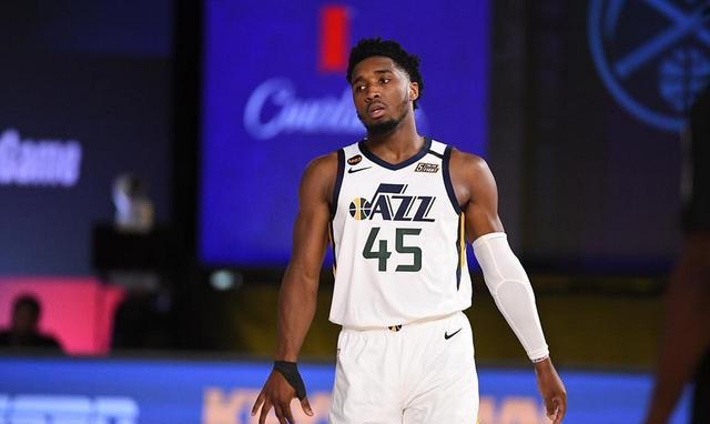 nba季后赛单场三分记录_乔丹季后赛单场得分记录_NBA季后赛单场得分历史前十