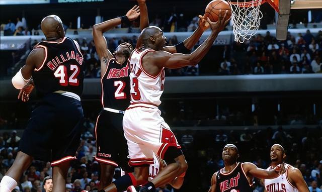 NBA季后赛单场得分历史前十_nba季后赛单场三分记录_乔丹季后赛单场得分记录