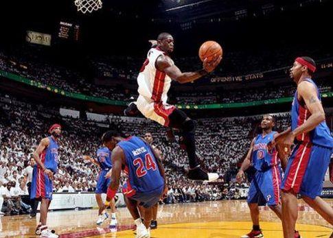 NBA已经失传的5大绝技，“韦德摔”上榜 第1最令防守者绝望